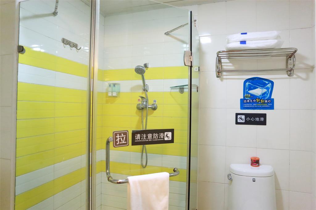 7Days Inn Zhuhai North Railway Station Jinding Eksteriør billede